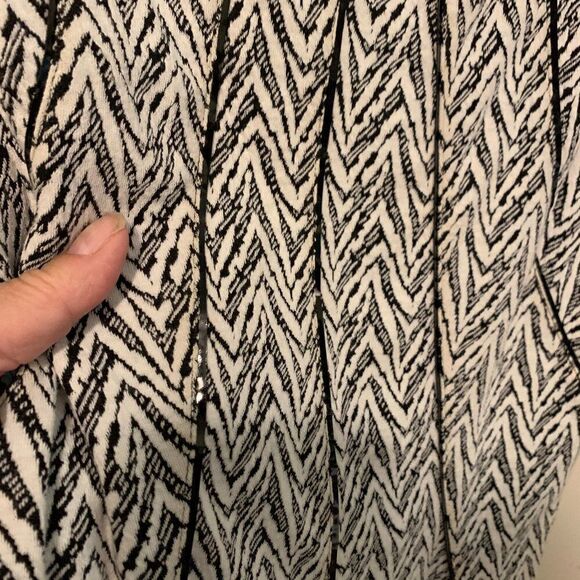 Calvin Klein sz 8 knee length sheath dress,  abstract black and white print - Picture 4 of 14